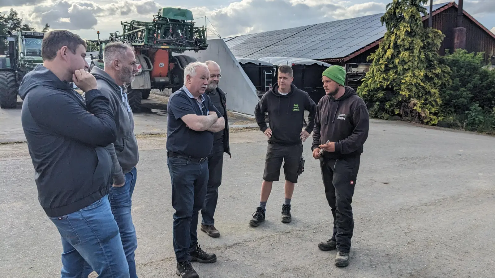 Besichtigung der Biogasanlage. (Bild: Dominik Vollath)