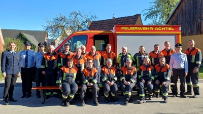 Zwei Gruppen der Freiwilligen Feuerwehr Achtel legten erfolgreich das Leistungsabzeichen ab. (Bild: Silvia Haller)