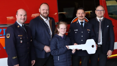 Übergabe eines CBRN Erkundungswagens an die Feuerwehr Mantel. (Bild: Alexander Kleber)