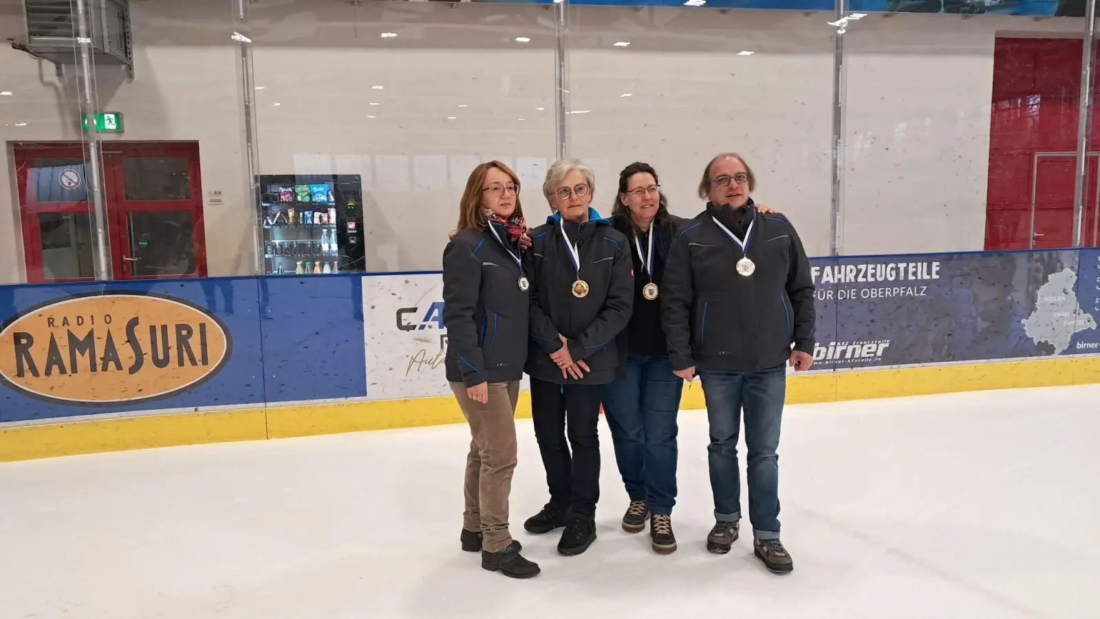 Dei erolgreichen Spielrinnen Rosi Kühnel, Anneamrei Kreuzer, Christa Hößl und Michaela Hausner(von links) (Bild: exb/Marco Messer)