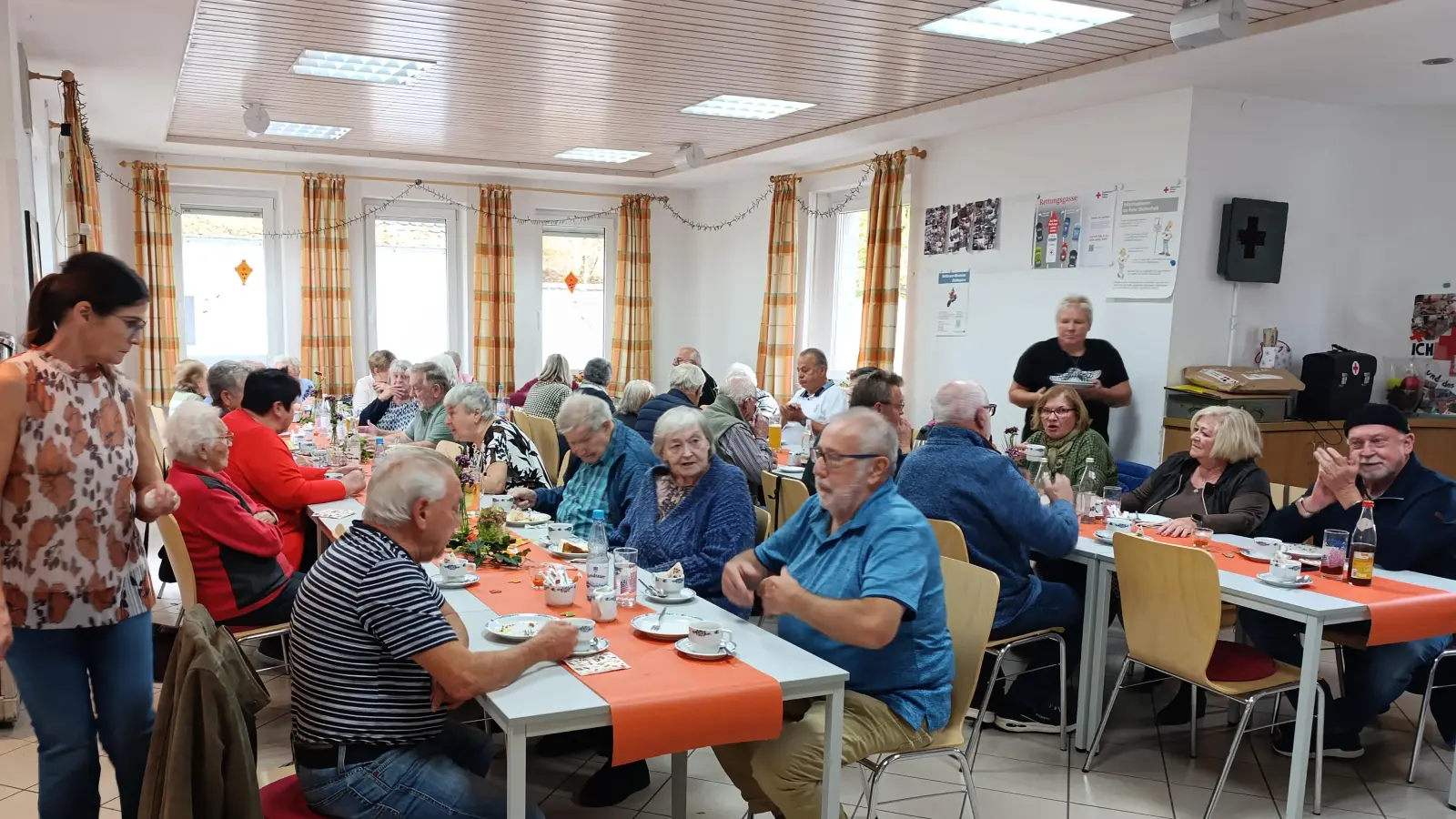 Die Mitglieder des VdK OV Waldsassen trafen sich wieder beim traditionellen Herbstfest im BRK-Heim (Bild: Erika Dekrell)