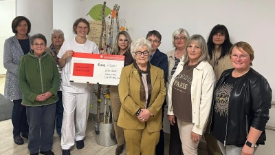 Jeder Euro ist wichtig, Spendenübergabe der Frauenunion an Frau Dr. Kuchlbauer für die Palliativstation. (Bild: Martina Rauch)