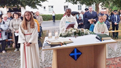 Unter großer Beteiligung wurde der 30.Geburtstag der Kapelle Maria Königin in Fuhrmannsreuth gefeiert.  (Bild: Bertram Nold)