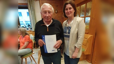 Friedrich Hagerer, 1. Vorsitzende Doris Lehnerer. (Bild: T. Woodroffe)