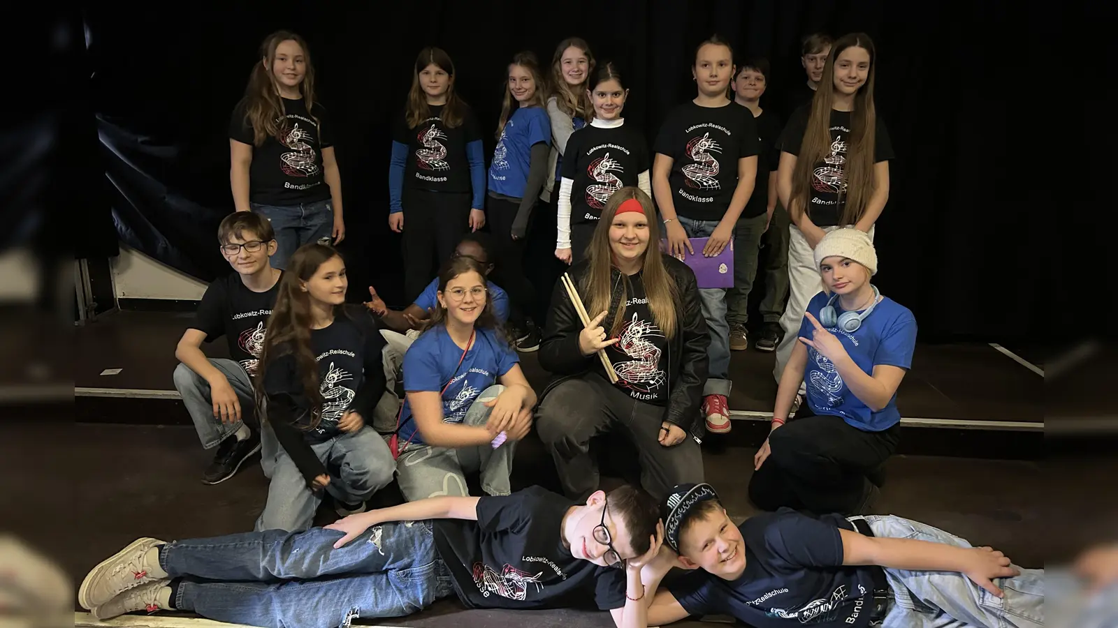 Die Bandklassen 5 und 6 der Lobkowitz-Realschule beim Bandklassenfestival in Nürnberg. (Bild: Petra Lindner)