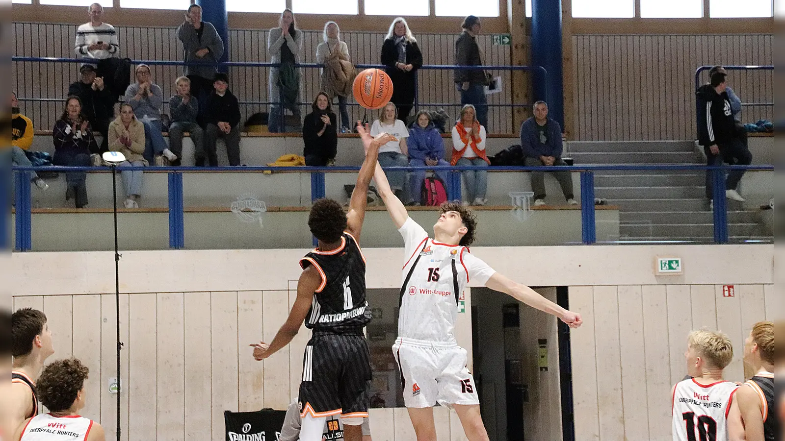 Richard März beim Jump. (Bild: Jürgen Masching)