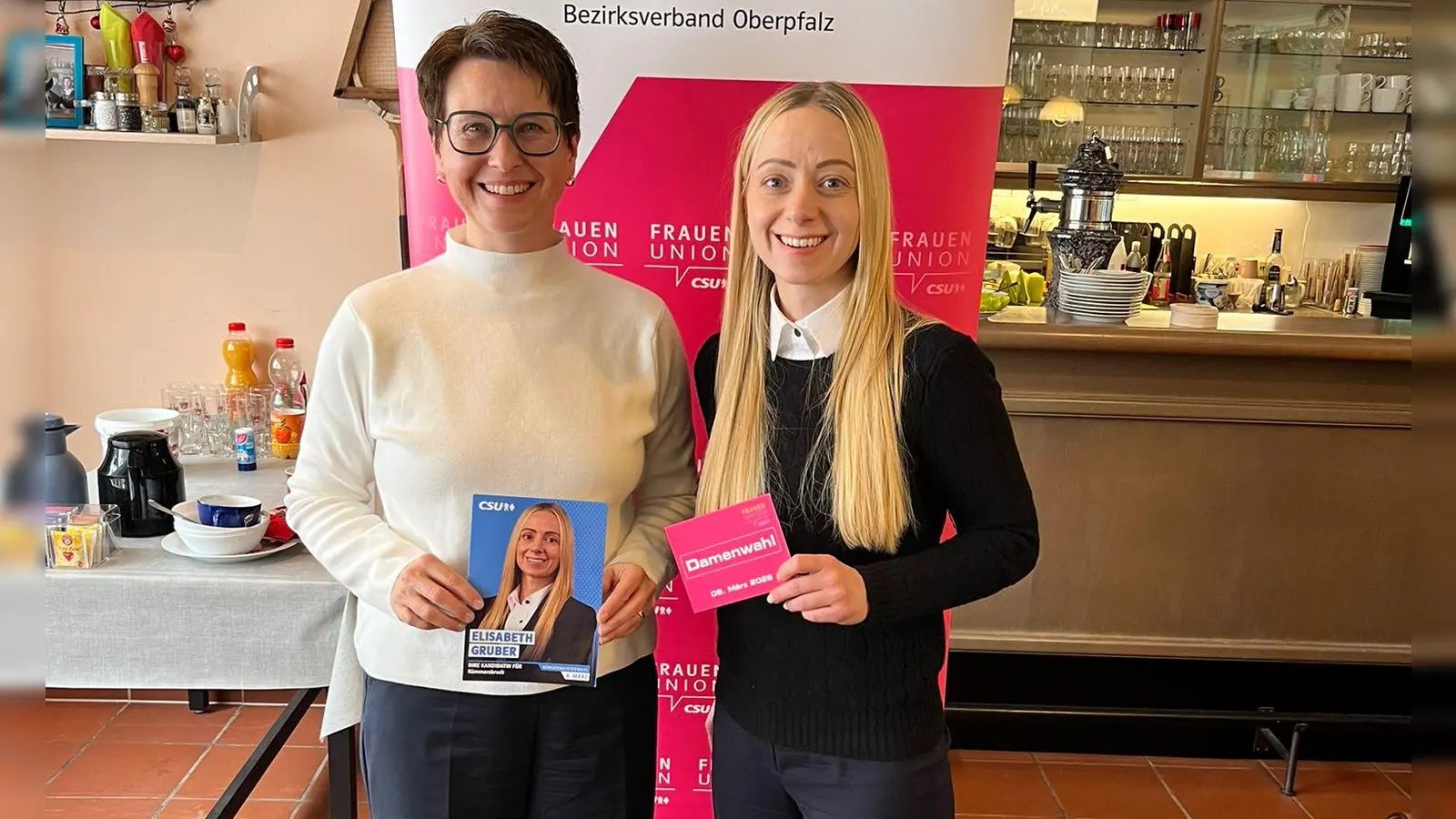 MdB Susanne Hierl mit der 2. Bürgermeisterin Elisabeth Gruber. (Bild: Sonja Finsterer)