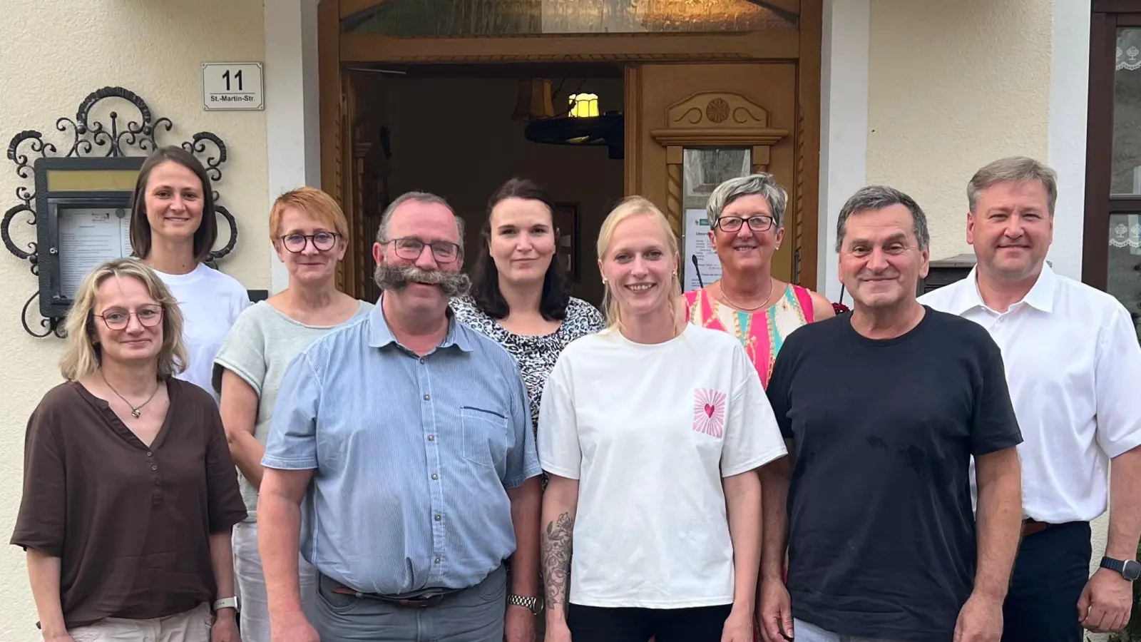 (Von links nach rechts): Birgit Lehmeier-Preißl, Hannah Schöberlein, Claudia Zimmermann, Andreas Otterbein, Christine Apel, Ute Kemmling, Evelin Nürnberger, Günter Deisinger, Stefan Braun. (Bild: Nadja Jarosch)