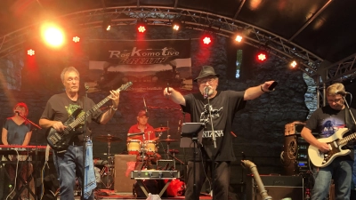 Die Band Rockomotive-Breath bei einem Auftritt. (Bild: Toni Multrus)