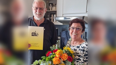 Pater Benedikt Laitmayr und Margot Sölch. (Bild: Petra Günthner)