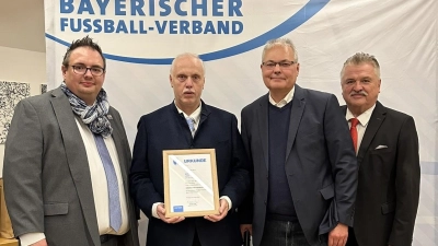 Andreas Vogler, Gerhard Laab, BV Thomas Unger, Landrat Klaus Peter Söllner. (Bild: Gerhard Laab)