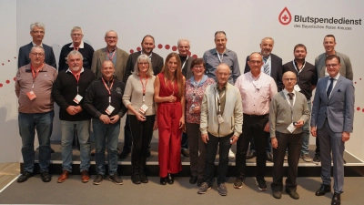 Die ausgezeichneten Spender aus dem BRK Kreisverband Schwandorf.  (Bild: Patric Nohe)