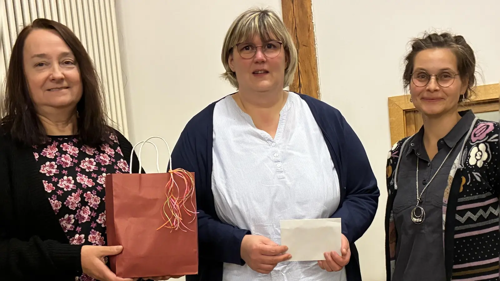 Spendenübergabe; Sprecherin Schmidt, Gabriele Schicker, Susanne Lehner (Bild: Rita König)