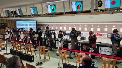 Die Kastler Sportschützen in der Partie gegen Pfeil Vöhringen. Am Ende kamen die Oberpfälzer zu einem wichtigen 4:1 Erfolg. (Bild: Wolfgang Raps)