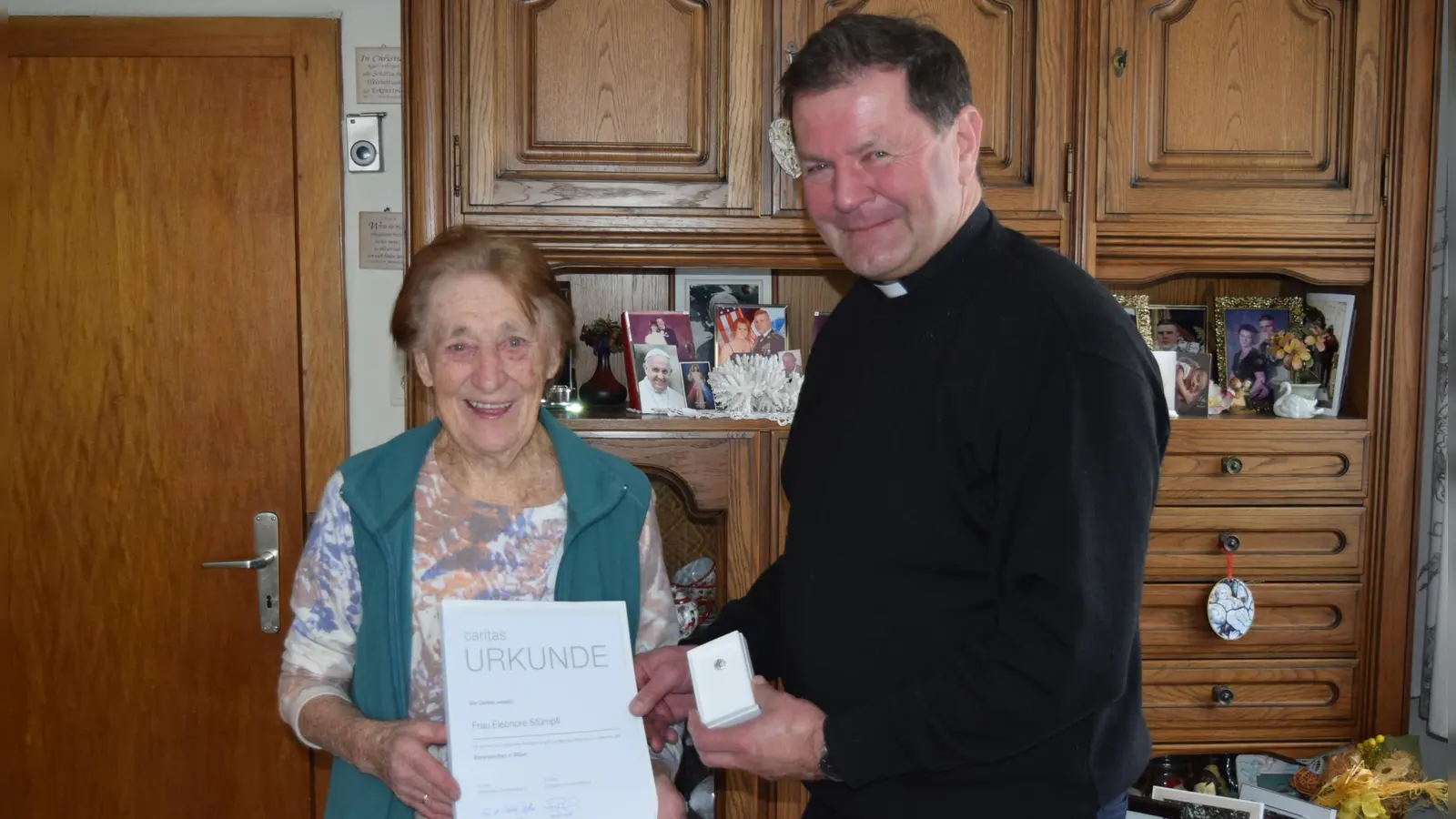 Mit ihrem außergewöhnlichen Engagement steht Lore Stümpfl beispielhaft für gelebte Nächstenliebe und ehrenamtlichen Einsatz. (Bild: Elfriede Winter )