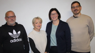 Die neu gewählte Vorstandschaft von links nach rechts: Heinl Markus (Jugendbeauftragter), Erni Bühl (2. Vorsitzende), Claudia Sturm (1. Vorsitzende), Bernhard Franz (Schriftführer) es fehlt Karl Lenhard (Kassier) (Bild: Claudia Sturm)