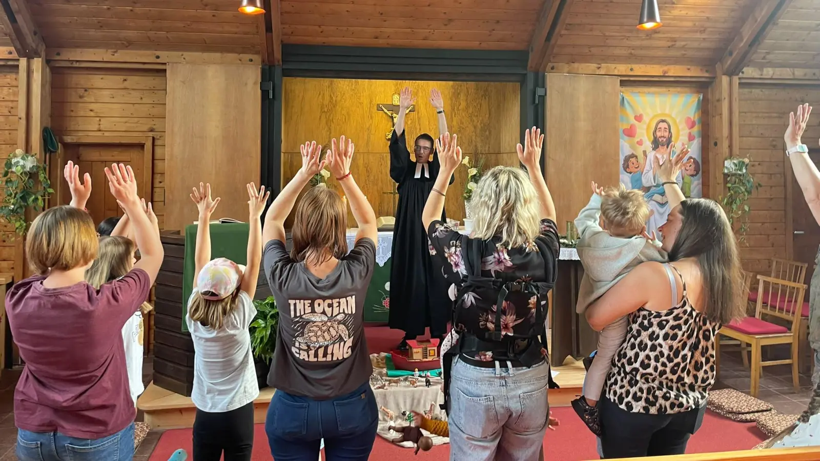 Es wurde gesungen, gebetet, gebastelt und die Kinder hatten viel Spaß mit der biblischen Geschichte von der Arche Noah.  (Bild: Sigi Neuser-Griesshammer)