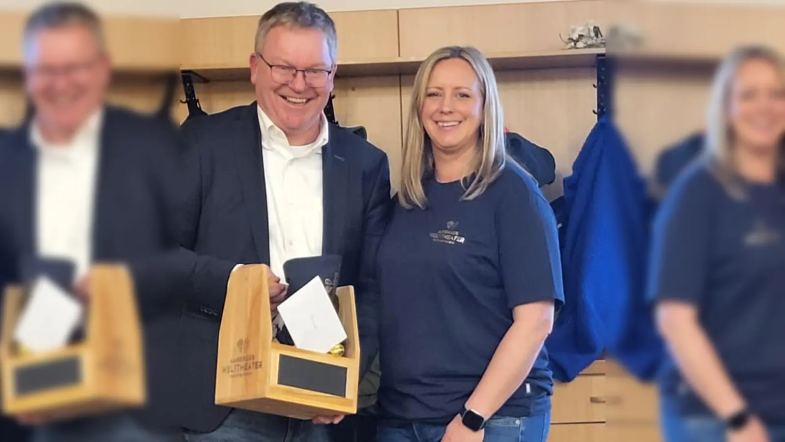 Vorsitzende Corinna Eisner verabschiedet Oberbürgermeister Michael Cerny. (Bild: Heidi Schuster)