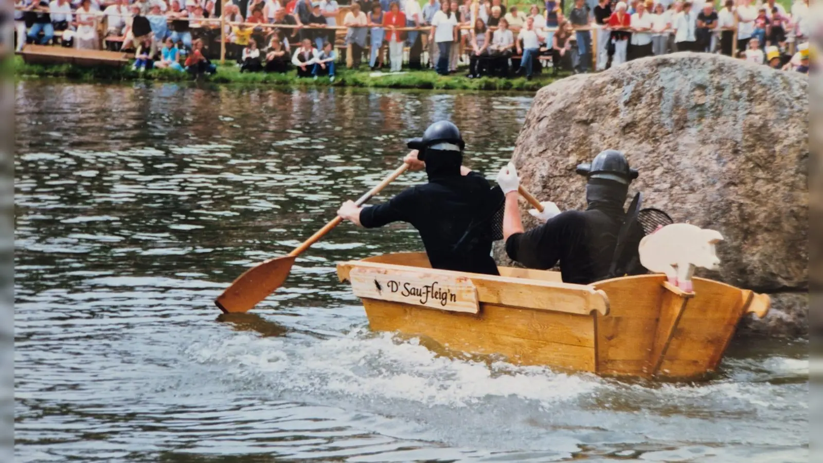 Sautrogrennen am Gleiritscher Badeweiher im Jahre 2003 (Bild: exb)