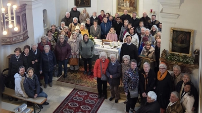 Die Teilnehmer der Martinifahrt in der Kapelle St. Martin in Hofsetten. (Bild: Manuel Häffner)
