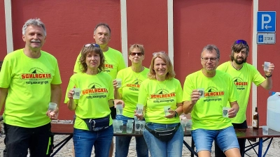 Das Team des Schlacken e.V. an der Wasserstelle (Bild: Christian Koch)