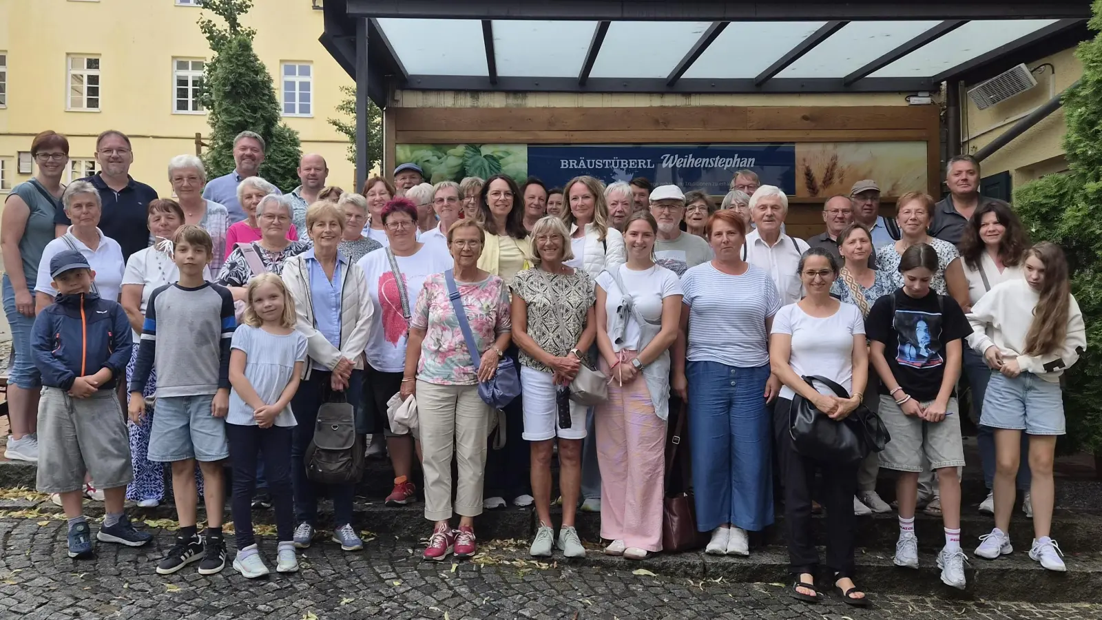 Zahlreiche Teilnehmer besuchten mit dem Gartenbauverein die botanischen Gärten in München und die Schaugärten in Weihenstephan. (Bild: Simon Rosner)