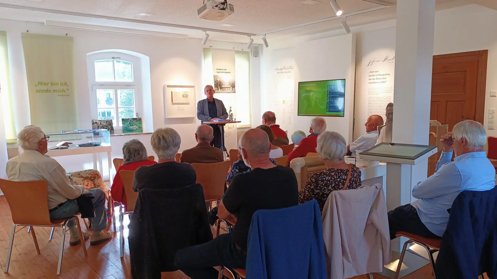 Dr. Traugott Farnbacher im Johann-Flierl-Museum in Fürnried. (Bild: Gerda Stollner)