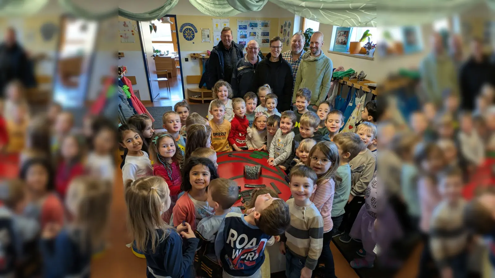 Die Begeisterung für die Modelleisenbahn war riesig. (Bild: Corinna Sax)