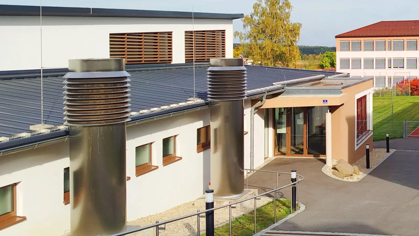 Das Hallenbad in der Altenstädter Straße in Erbendorf öffnet am Dienstag, 6. Oktober, wieder seine Türen. (Bild: Jochen Neumann)