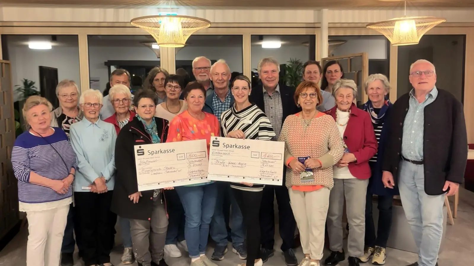 Spendenübergabe (Bild: Stefan Kappel)