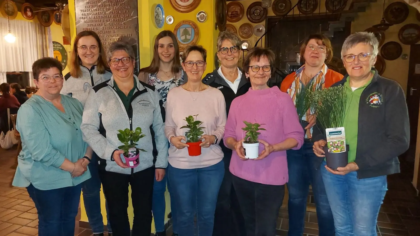 Die erfolgreichen Damen beim Osterschießen. (Bild: Magdalena Schmidt)