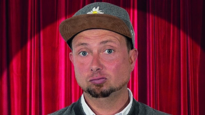 Fonse Doppelhammer präsentiert sein neues Programm „Zum Jammern glangt’s no ned!“ in Sulzbach-Rosenberg. (Bild: Alfons Doppelhammer)