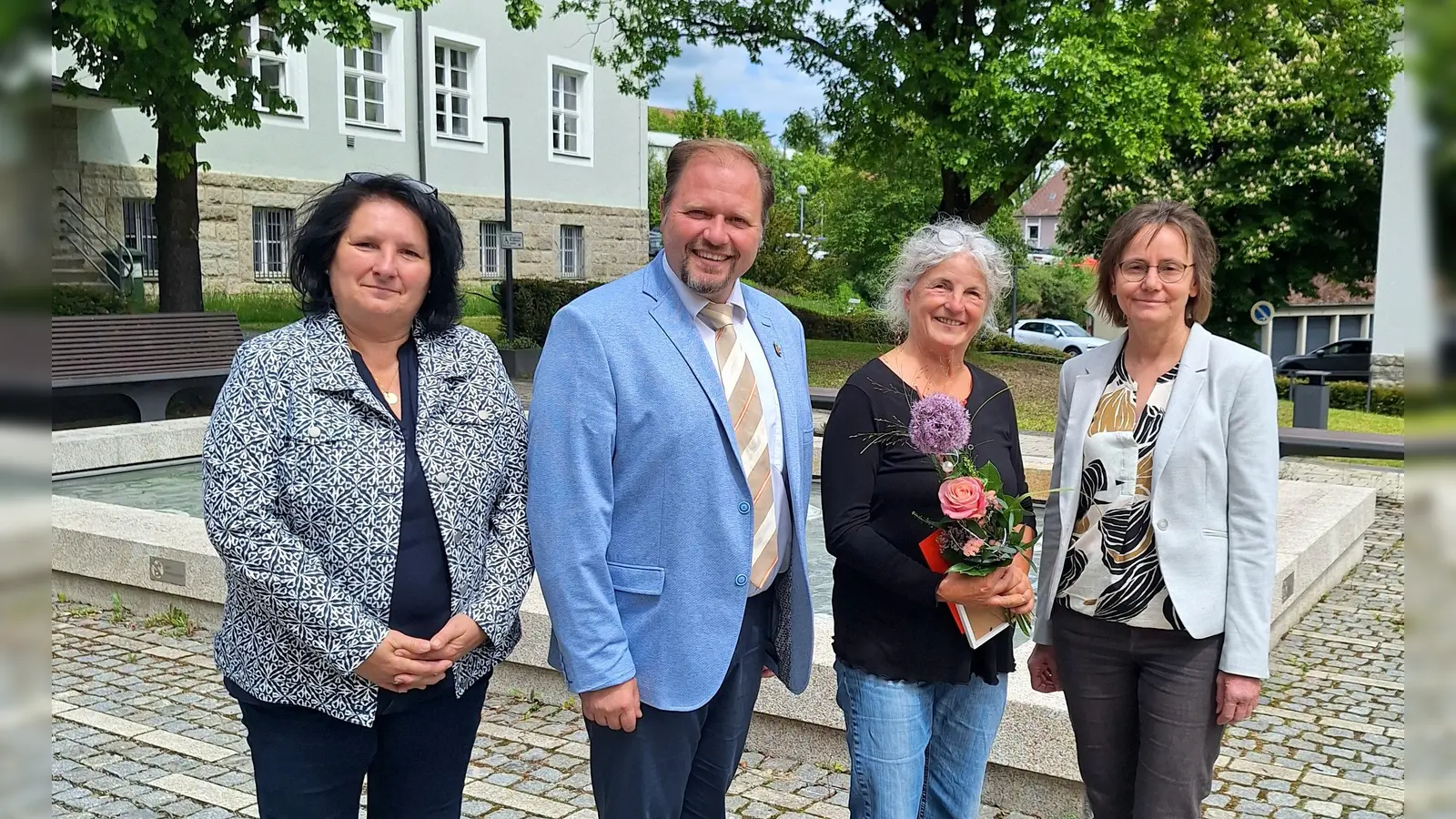(v. l.) Personalratsvorsitzende Ramona Wiesent, Landrat Hubert Schicker, Rita Hammer, Personalleiterin Inge Üblacker. (Bild: Fabian Polster)