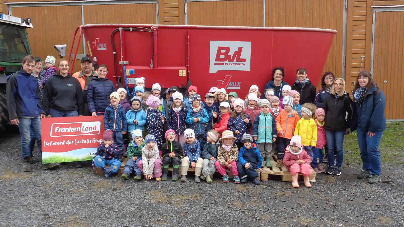 Steinwaldzwerge auf dem Miedl Bauernhof. (Bild: Kati Ritter )