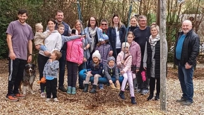 Beim Emmausgang von Kolping und FGV war das Ziel das Dorfgemeinschaftshaus in Hermannsreuth. (Bild: Josef Söllner)