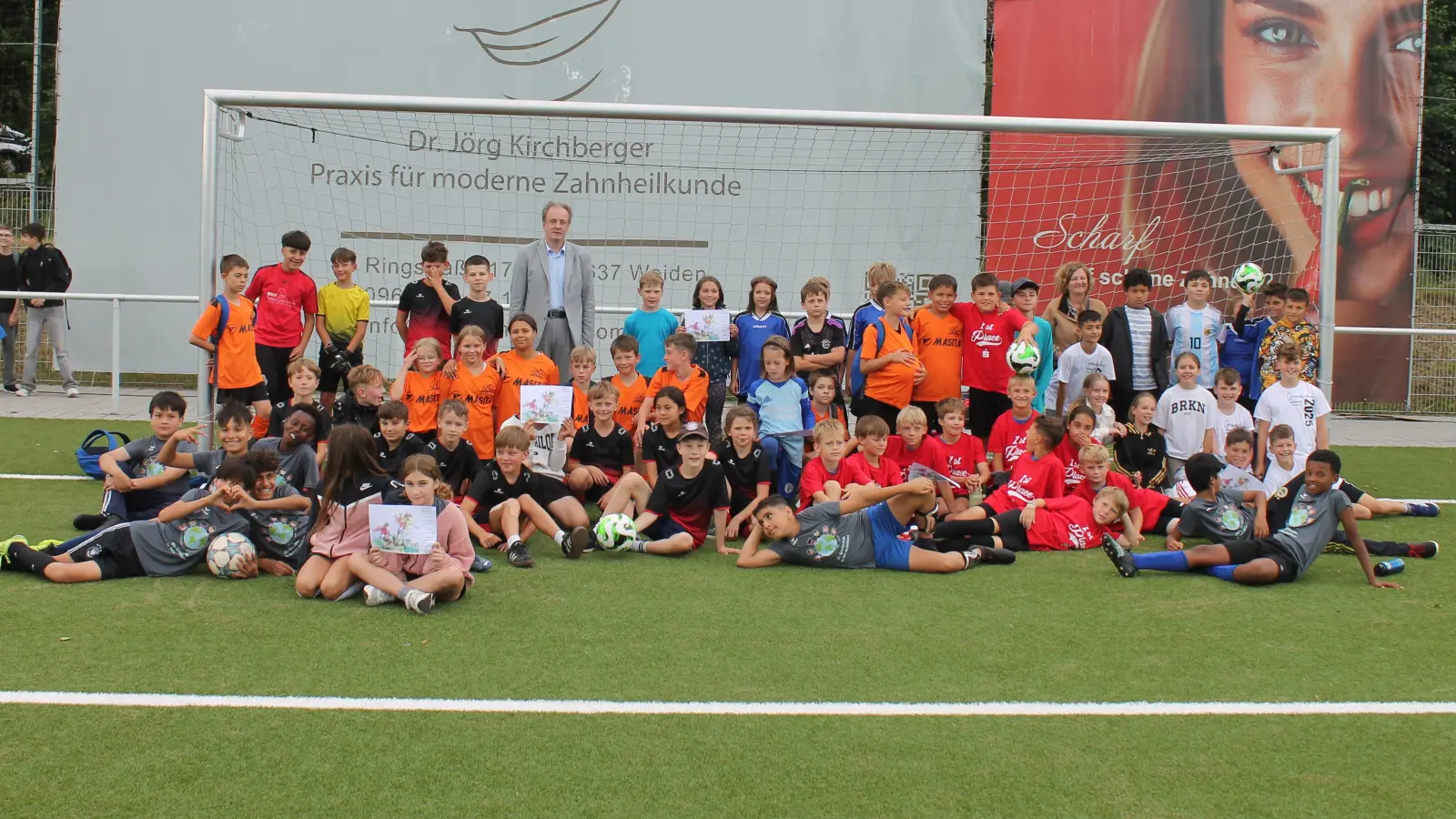 Viel Spaß hatten alle Beteiligten beim Finalturnier des Grundschul-Wettbewerbs Fußball (Bild: Hans Walter)