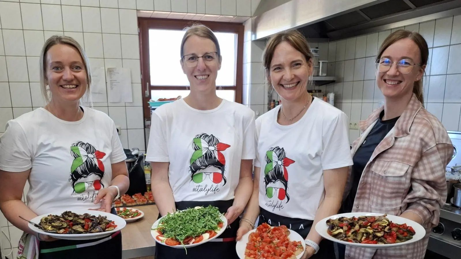 Das rührige Küchenteam mit Carina Kaiser, Madeleine Brenner, Stefanie Kaiser-Lehner und Daniela Kleber (v.l.) legten sich mächtig ins Zeug. (Bild: Karl Ziegler)