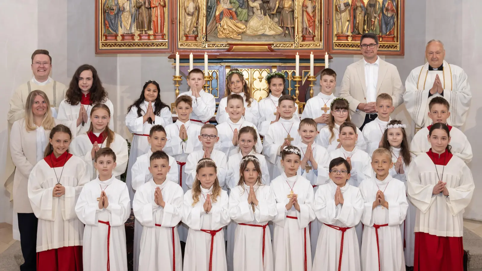Am 4. Mai 2025 fand die Kommunion der Schüler der Klasse 3b mit 23 Kindern statt.  (Bild: Fotostudio Hummer)