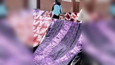 Batik-Kurs an der Schneiderschule Brufut (Bild: Christine Weigl)