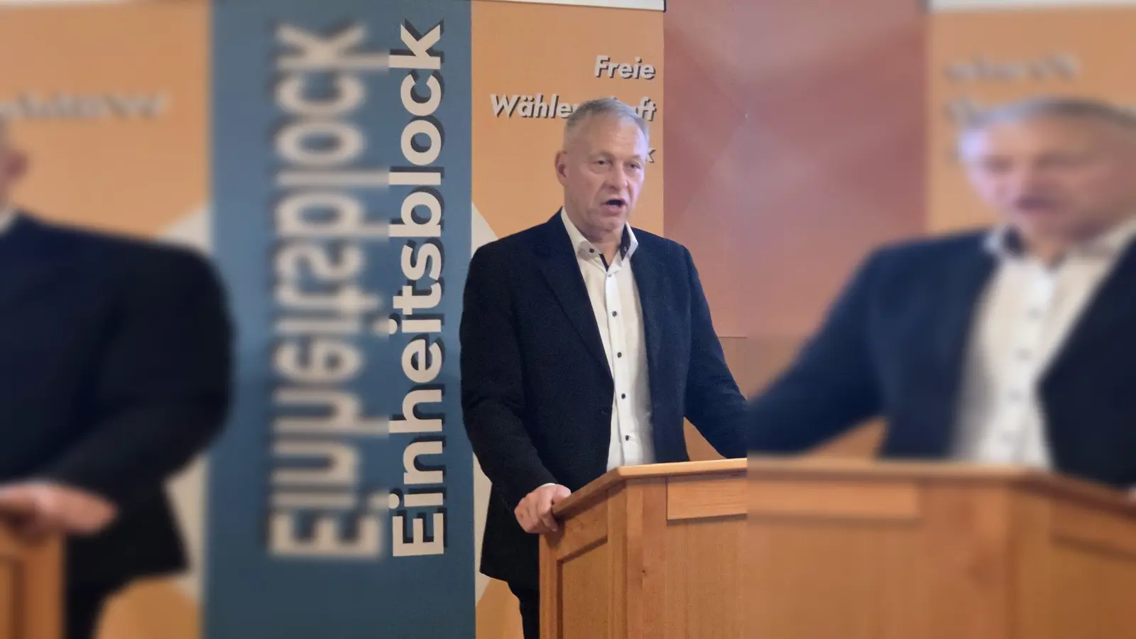 Bürgermeisterkandidat Thorsten Grädler stellt sich und sein Wahlprogramm bei insgesamt acht Wahlinfoabenden vor.  (Bild: Wilhelm Ertl)