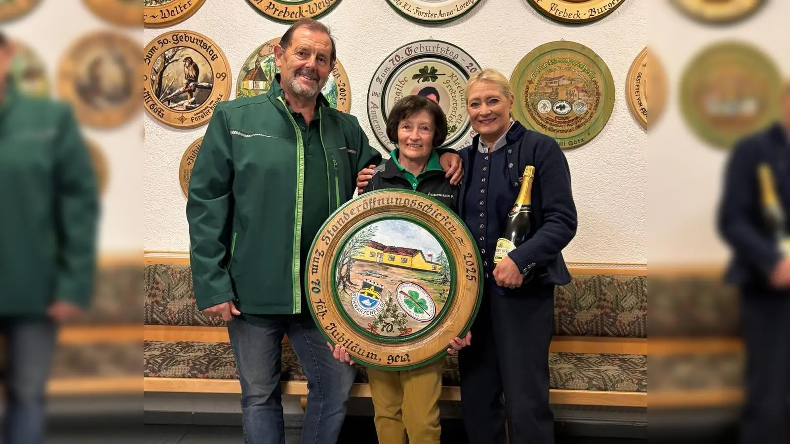 v.l. Schützenmeister Ulrich Götz, Annemarie Prebeck u. 2. Bürgermeisterin Gabi Wittleben (Bild: Gerlinde Biersack)