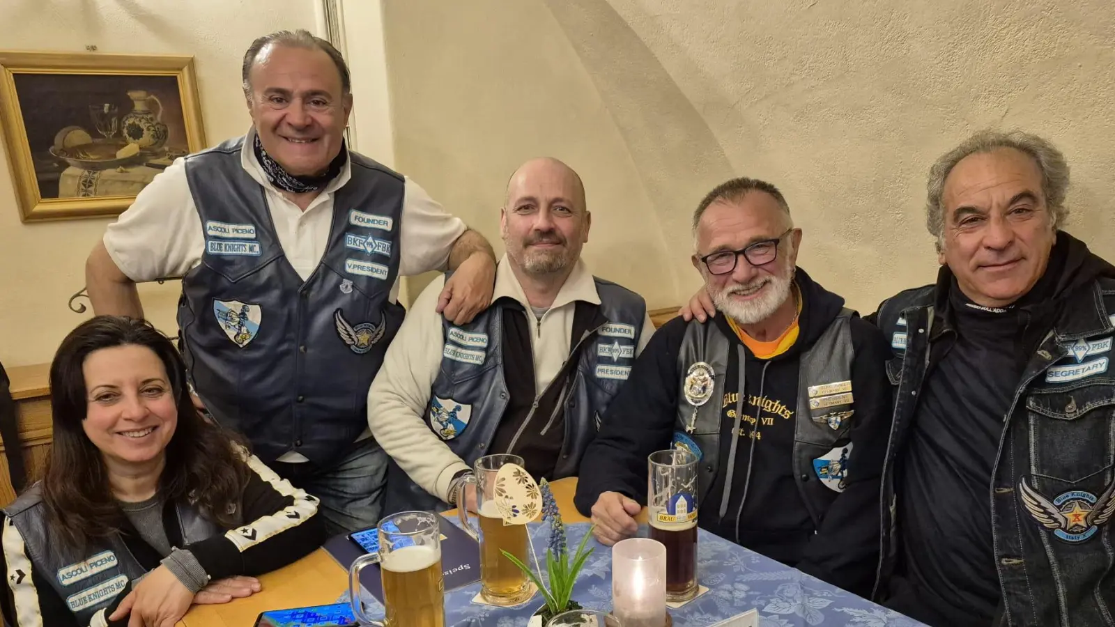 Die italienischen Gäste der Blue Knights aus Macerata und Ascoli Piceno mit Georg Arnold von den Bluie Knights Germany VII aus Weiden (Bild: Georg Arnold)