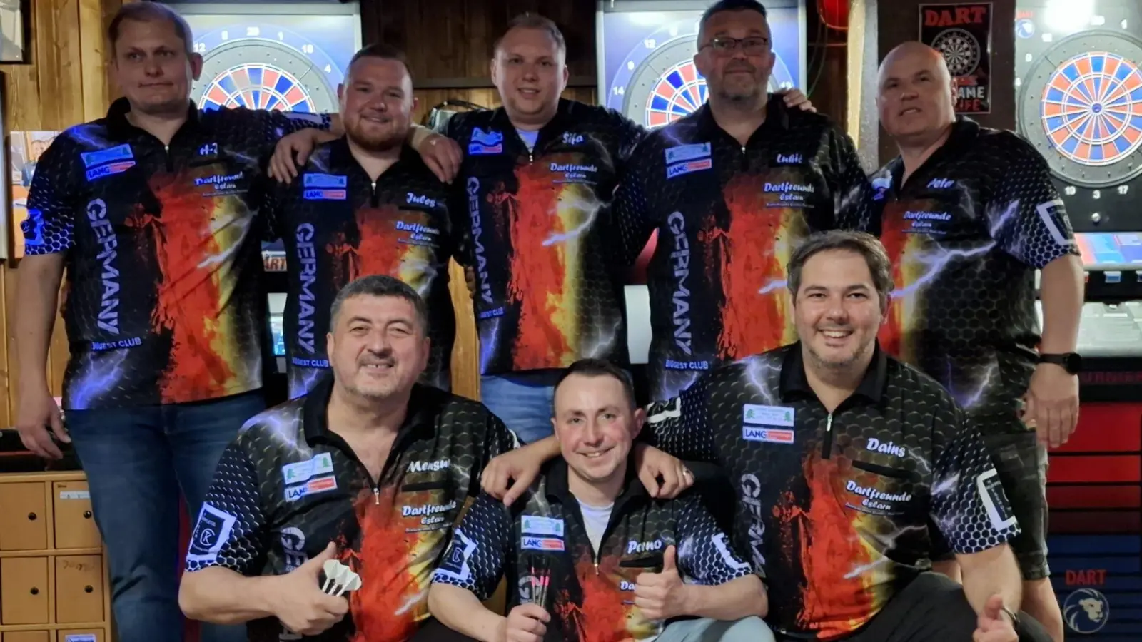 Das Bundesligateam mit (hinten v.r.) Peter Schnupfhagn, Danijel Lukic, Vaclav Schieferdecker, Julian Burger und Teamkapitän Hans-Jürgen Bauer, vorne v.r. Michael Kleber (Dains), Benjamin Looser und Mensur Suljovic. (Bild: Hans-Jürgen Bauer)