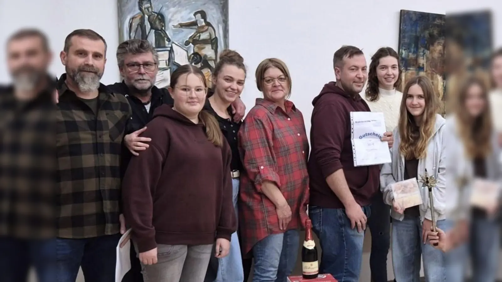 Zweiter Schützenmeister Stefan Lautner (links) mit den erfolgreichen Teilnehmern des Glaskugelschießens. Den ersten Preis gewann Werner Künneth aus Oberbibrach (2. v. l.). (Bild: Gerhard Löckler)