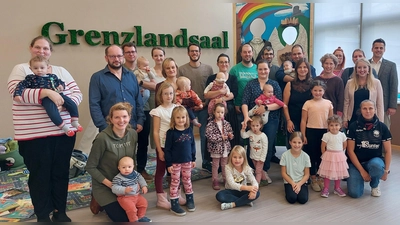 Familientreffen mit Neugeborenen der Stadt Oberviechtach. (Bild: Magdalena Schmidt)