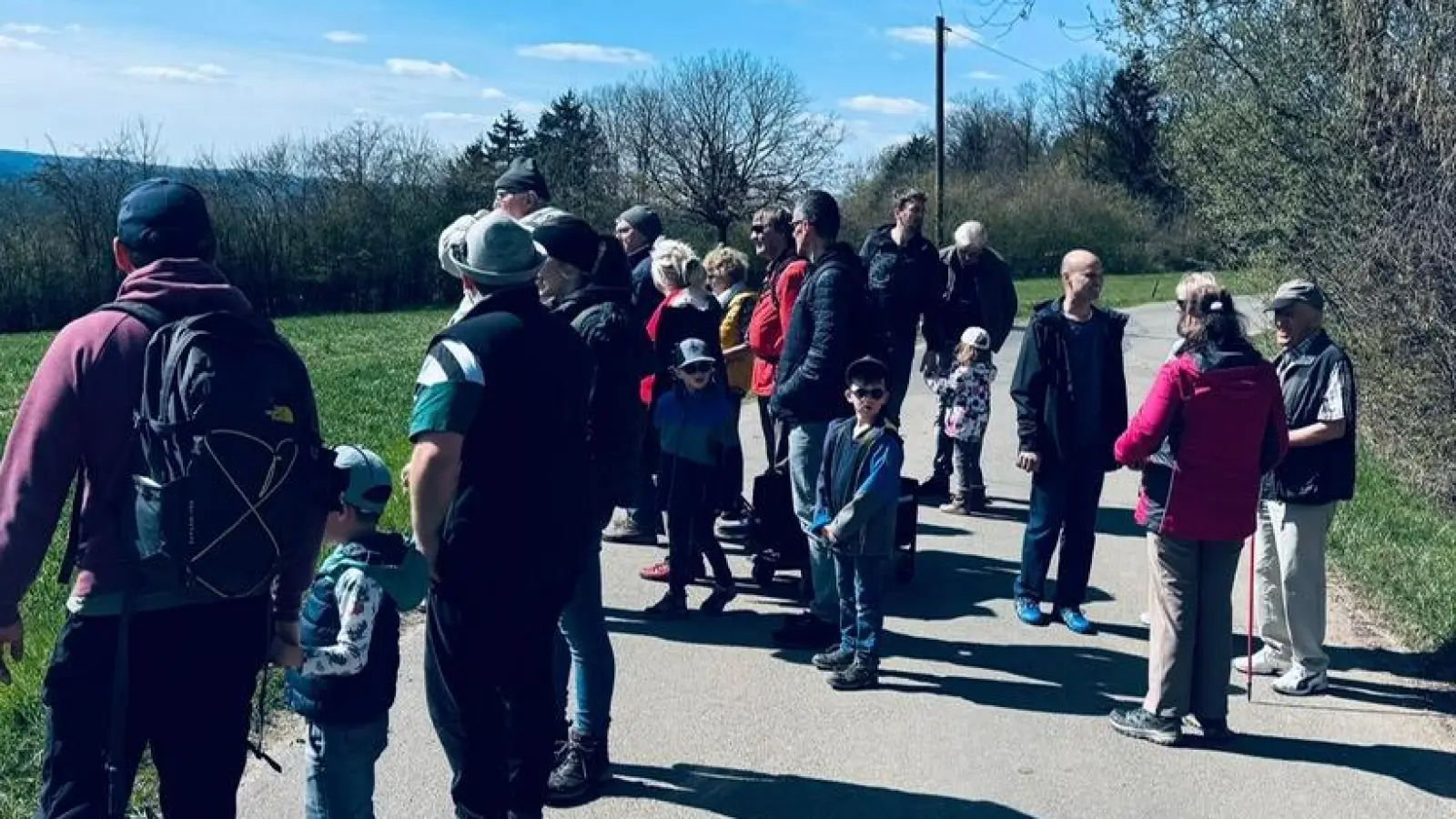 Die Wandergruppe unterwegs. (Bild: Xaver Flierl)