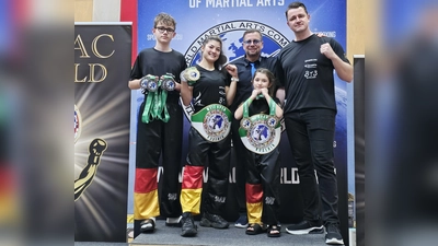 von links: Max Fizia, Jenny Wurster, Präsident Harald Folladori, Mila Wurster, Erich Aul (Bild: Ayleen Alvarado)