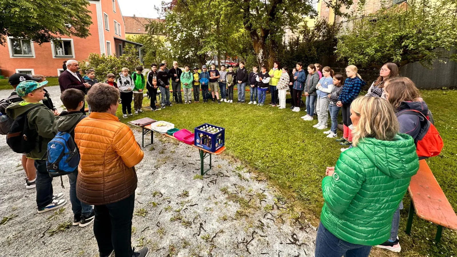 Beim SpiritDay der Pfarrei St. Johannes der Täufer Oberviechtach erlebten rund 40 Firmlinge einen besonderen Tag voller Rätsel, Teamgeist und Glaubensimpulse. (Bild: Bianca Reil )