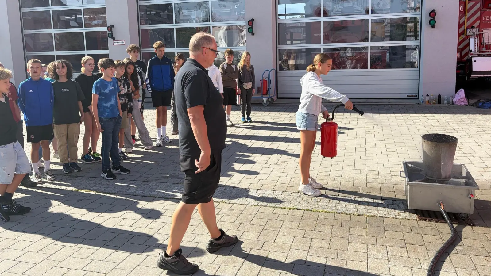 Selbst ist die Frau - auch beim Feuerlöschen! (Bild: Thorsten Becker)