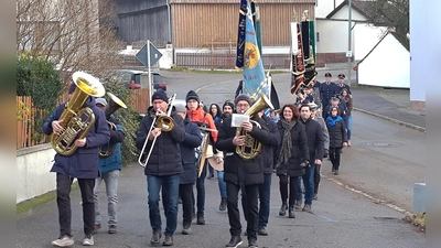 Die Ortschaft Etzgersrieth mit ihren dazu gehörigen Dörfern und Einöden ehrte seine gefallenen und vermissten Soldaten der beiden Weltkriege. (Bild: Jonas Weiß)